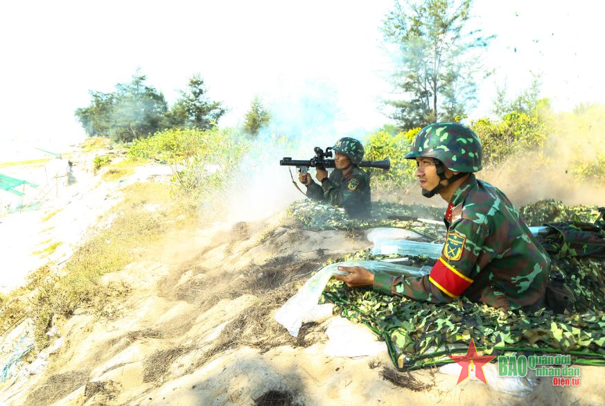 Sư đoàn 302 hoàn thành diễn tập phòng ngự từ hướng biển